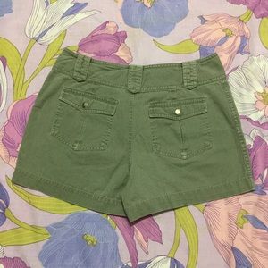 - Sonoma jean Gray shorts (THEY ARE NOT GREEN) THEY ARE GRAY